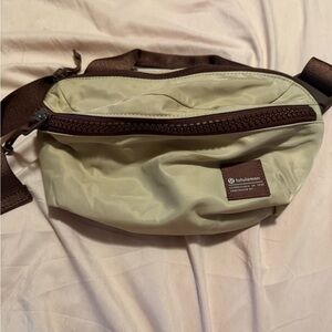 lululemon crossbody bag